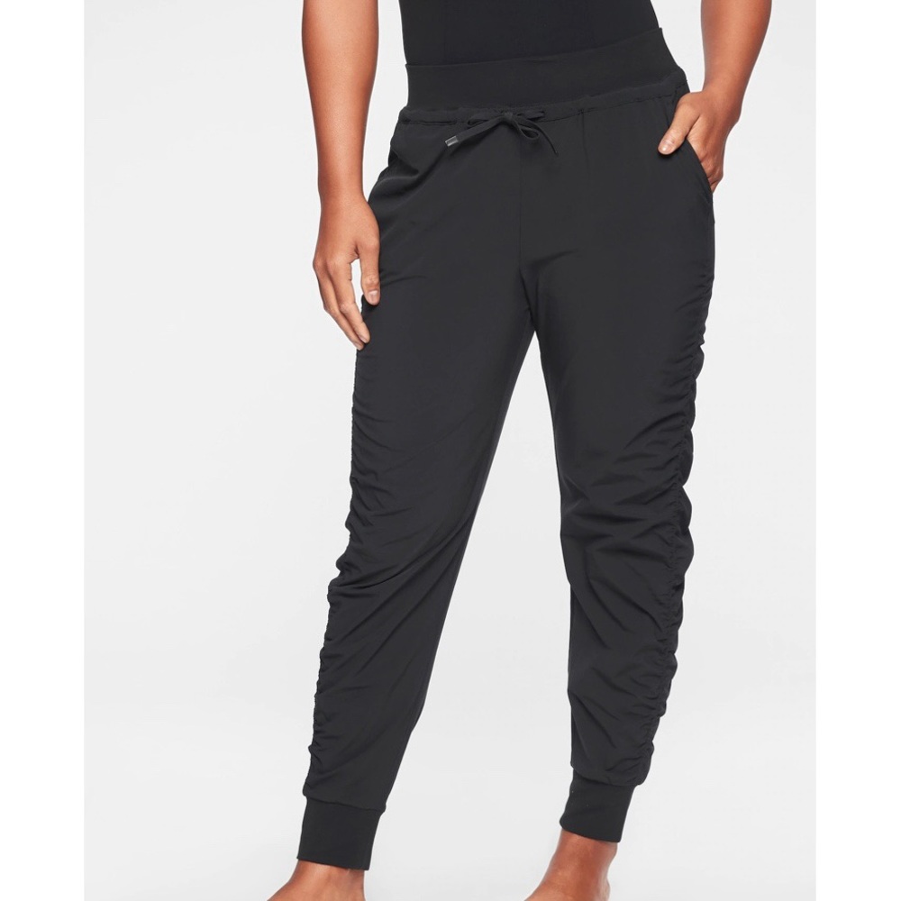 Athleta Black Attitude Pants sz 8